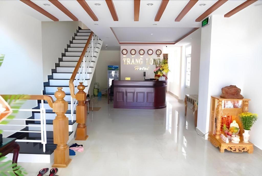 Oyo 587 Trang Long Hotel Nha Trang Exterior photo