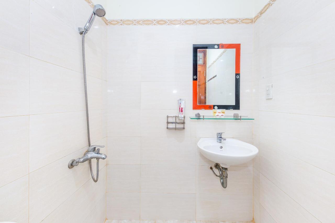 Oyo 587 Trang Long Hotel Nha Trang Exterior photo